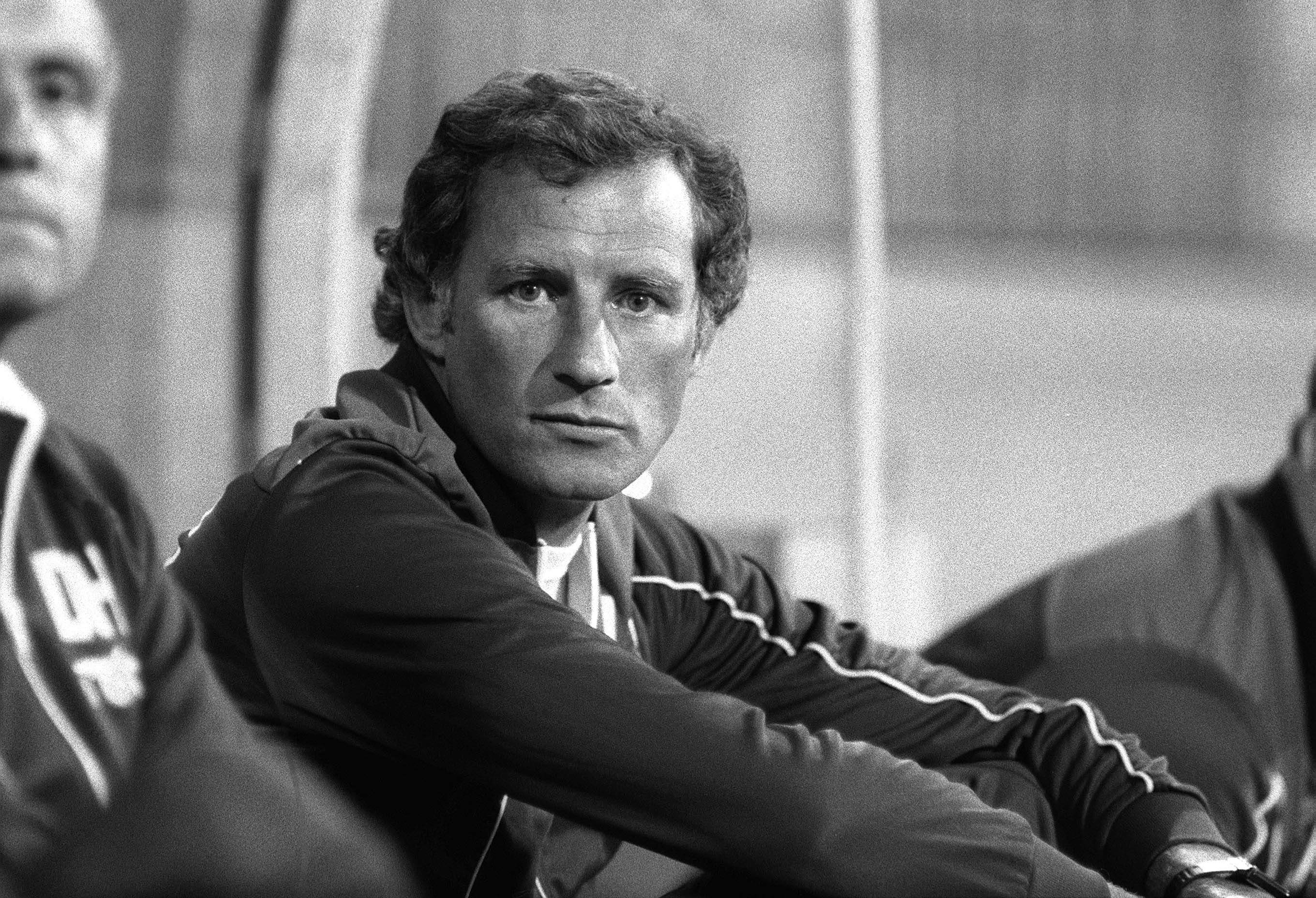 Terry Neill: Former Arsenal boss dies aged 80