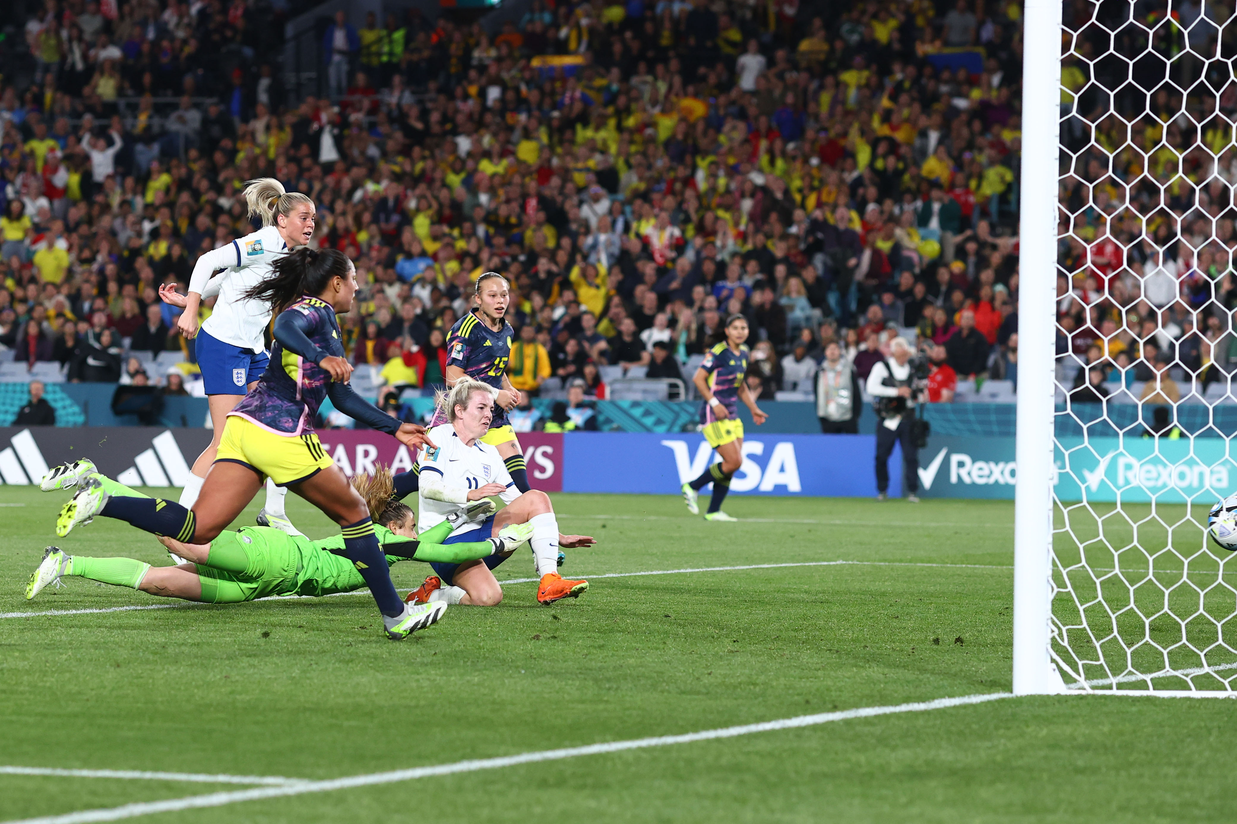 Alessia Russo scores winner in England quarter final to set up meeting with Australia: Gunners Down Under