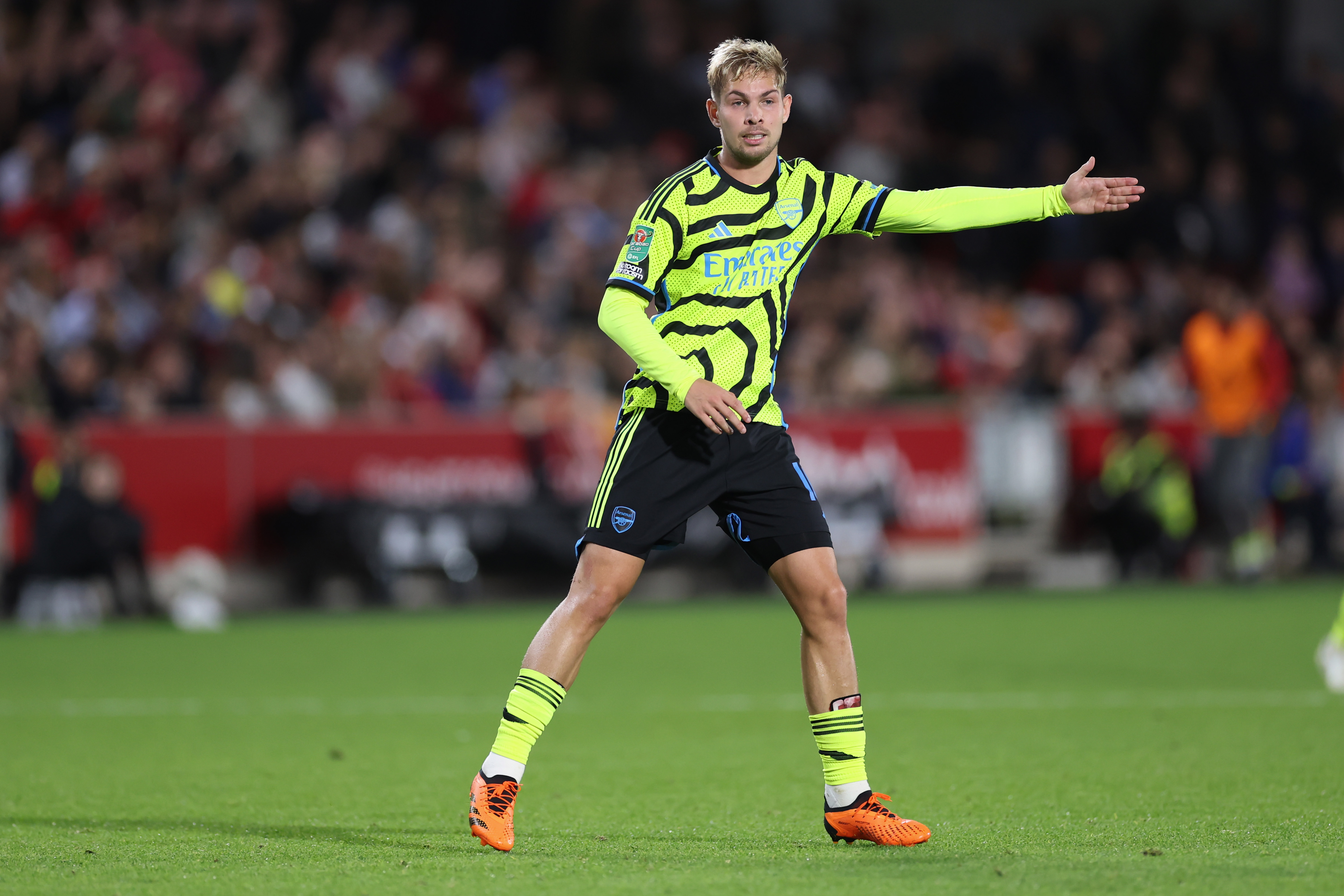 Emile Smith Rowe: Arsenal attacker to face 'weeks out' with knee injury
