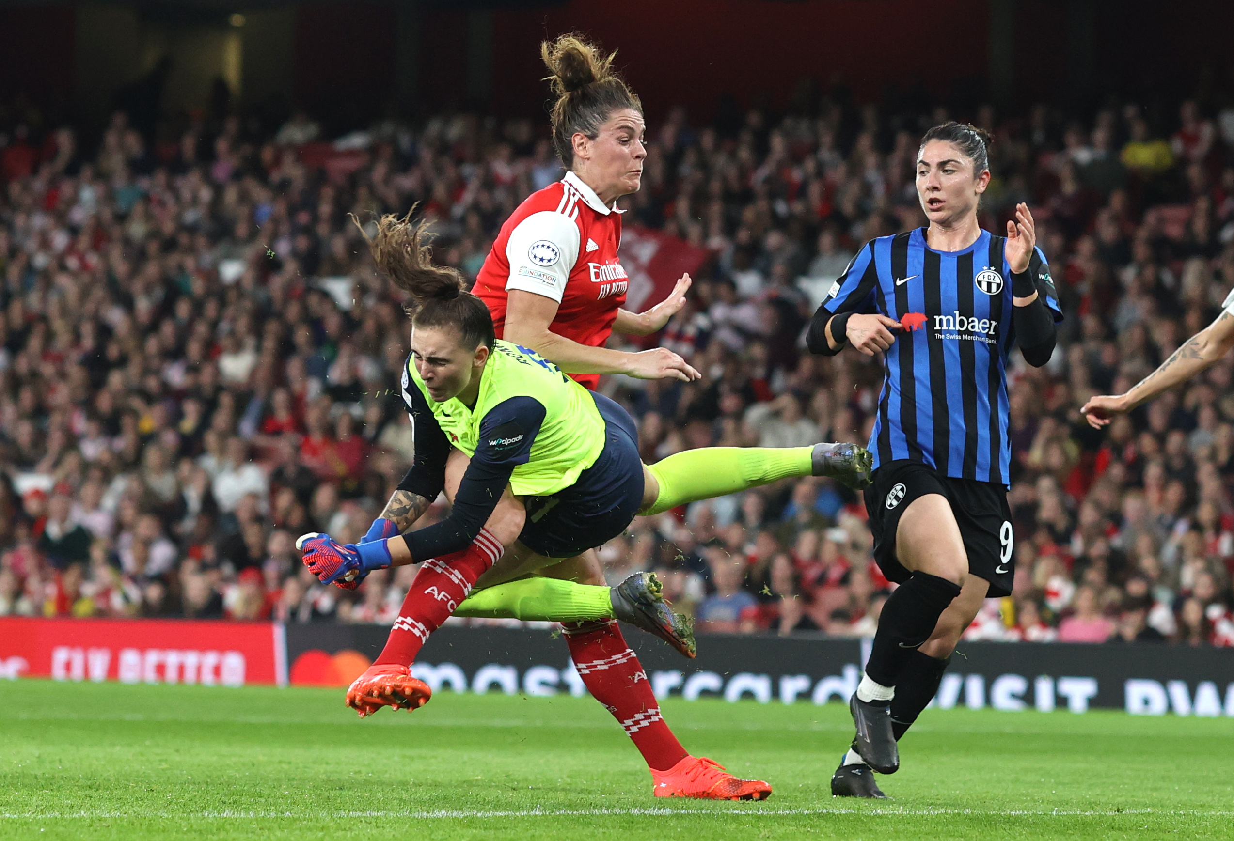 Arsenal stalwart Jen Beattie signs for Bay FC