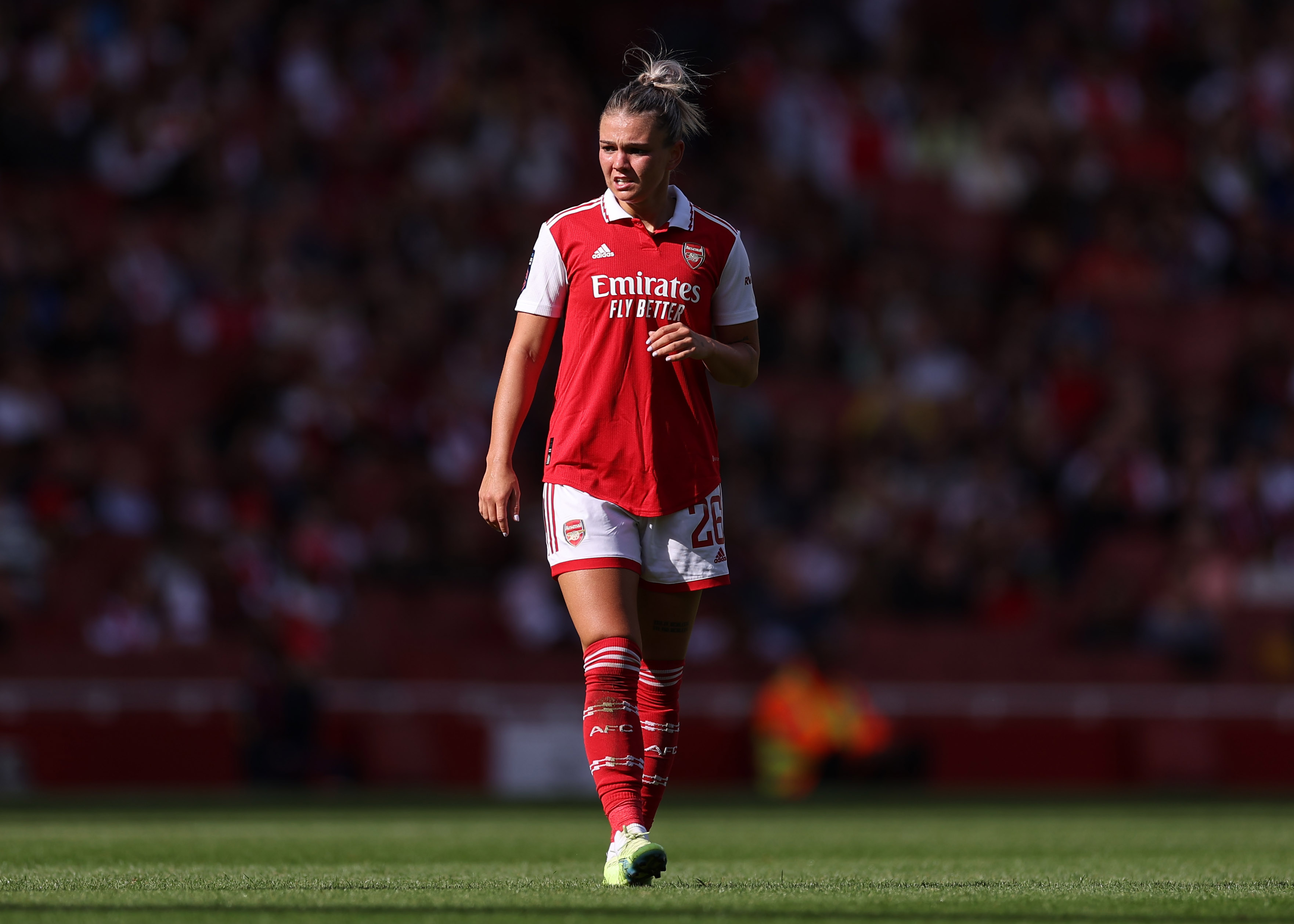 Arsenal right-back Laura Wienroither signs new contract