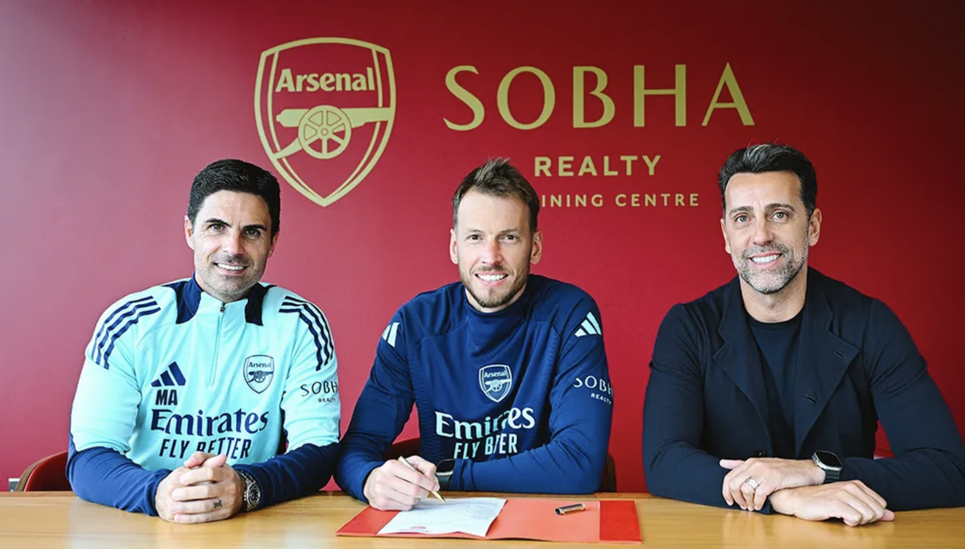 Neto signs for Arsenal on season-long loan