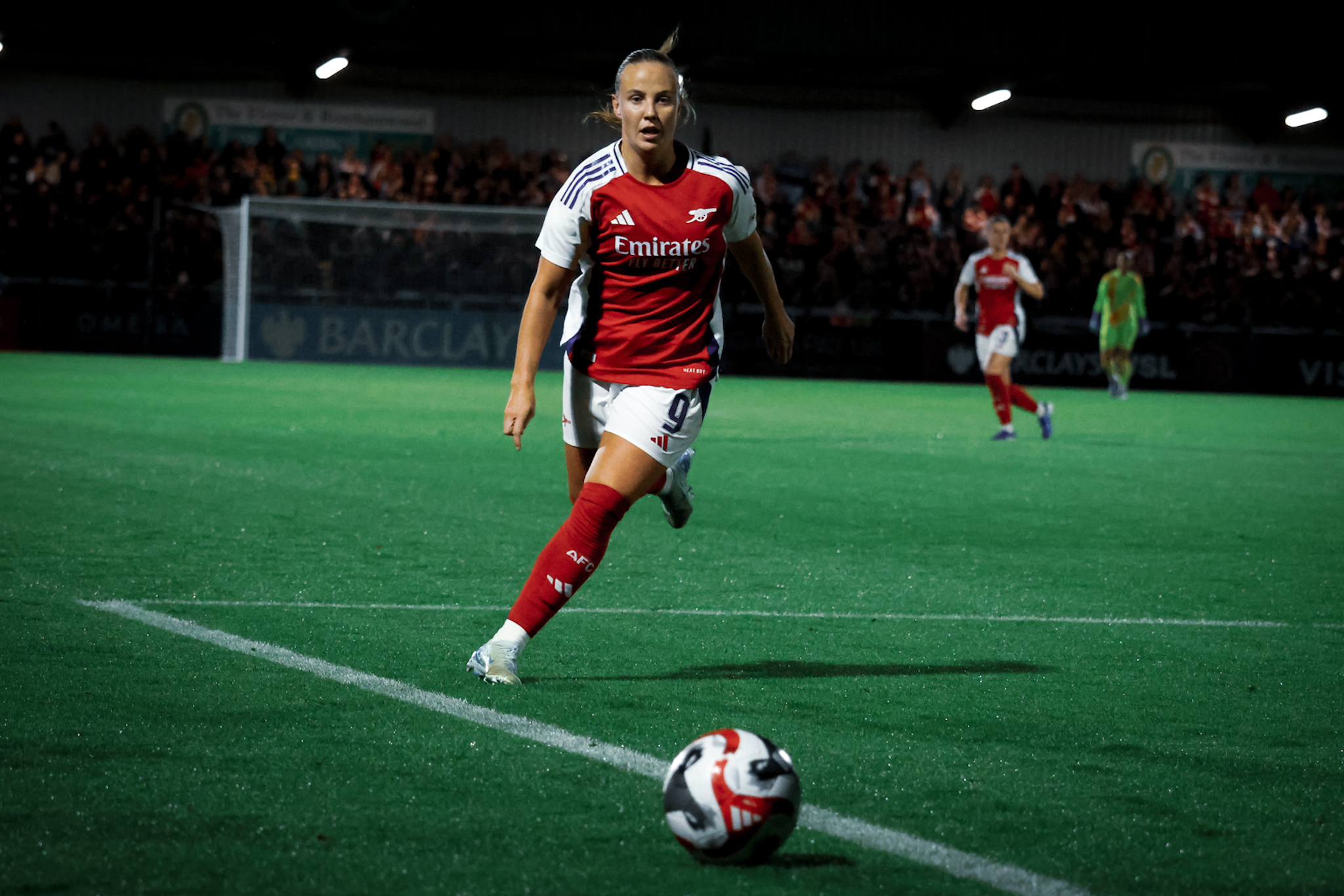 Beth Mead and Manu Zinsberger start as Arsenal Women host Brighton