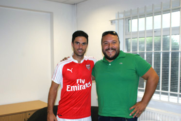 Mikel Arteta talks to The Gooner