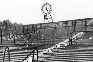 Let’s have the Clock End clock inside the stadium!