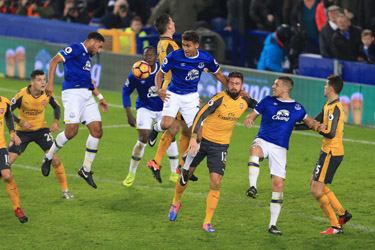 Arsenal Outmuscled by Everton