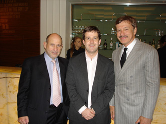 Stan Kroenke at Arsenal for board meeting and a drink with the fans