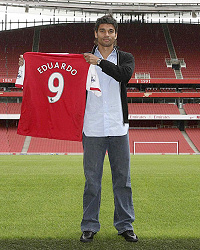 Eduardo with RVP the best option for Arsene